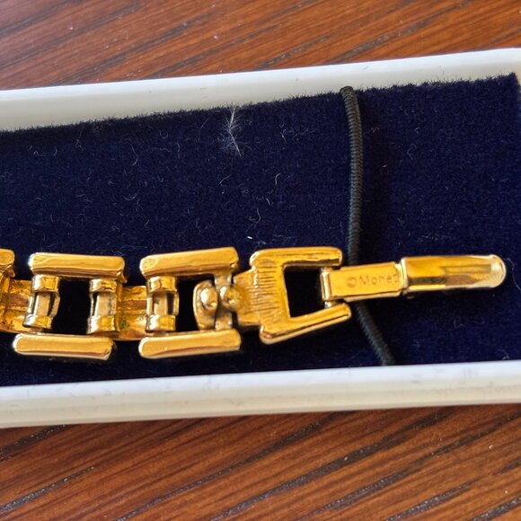 Monet Gold Linked Bracelet - Picture 2 of 2